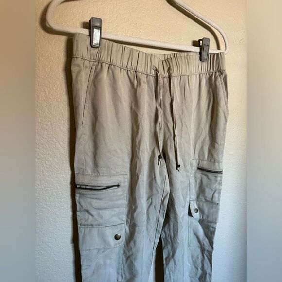 Banana Republic Cargo Satin Joggers Sz Small Petite NEW Tan Color - Picture 2 of 7